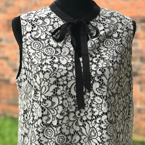 Adrianna Papell Tops - NWT Adrianna Papell Sleeveless Lace Top